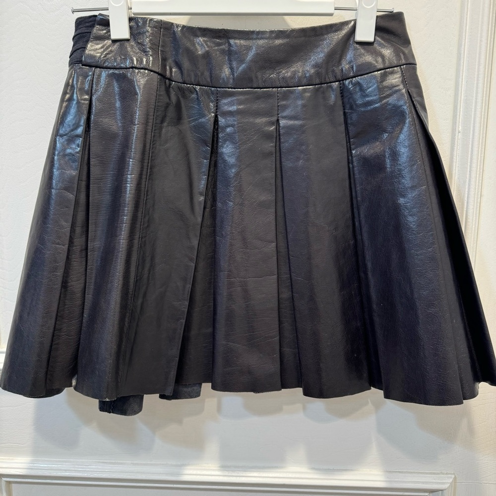 Alice + Olivia Black Goat Leather Side Zip Mini Skirt | Size 6